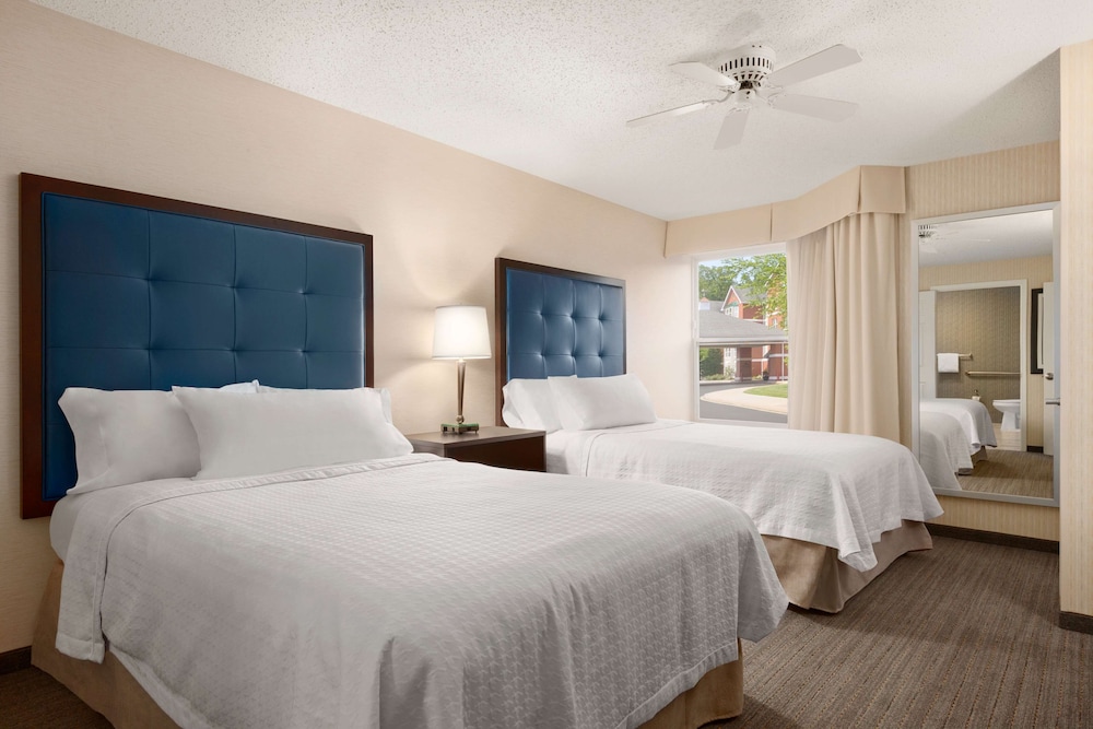 Suite, 2 Double Beds, Accessible, Bathtub photo 2