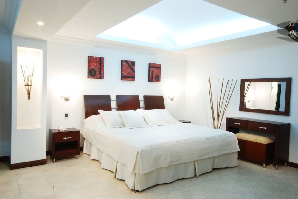 Junior Suite, Jetted Tub photo 1