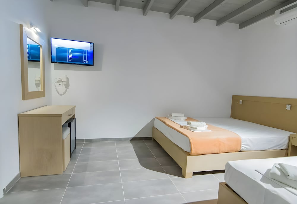 Standard Triple Room - Photo 4