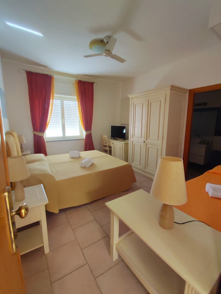 Classic Quadruple Room