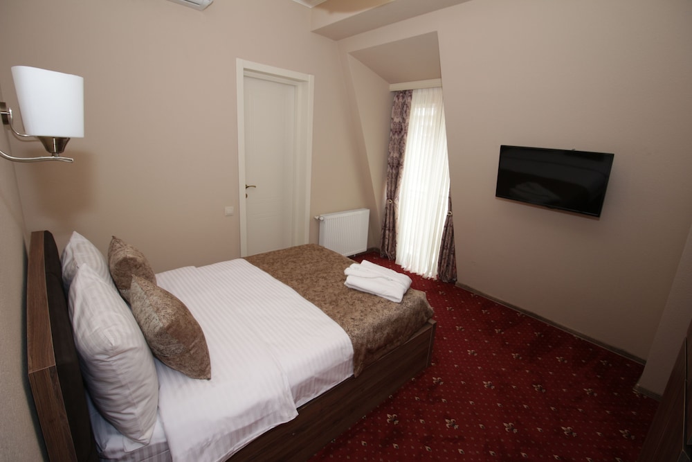 Standard Double Room, City View photo 1