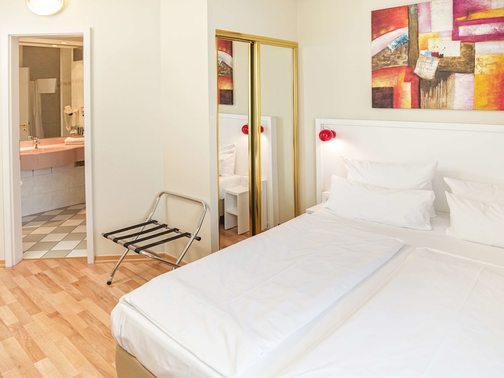 Standard Room, 2 Twin Beds photo 3