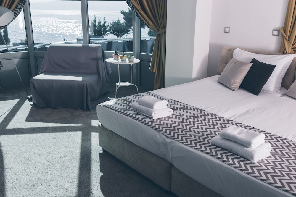 Superior Double or Twin Room photo 3
