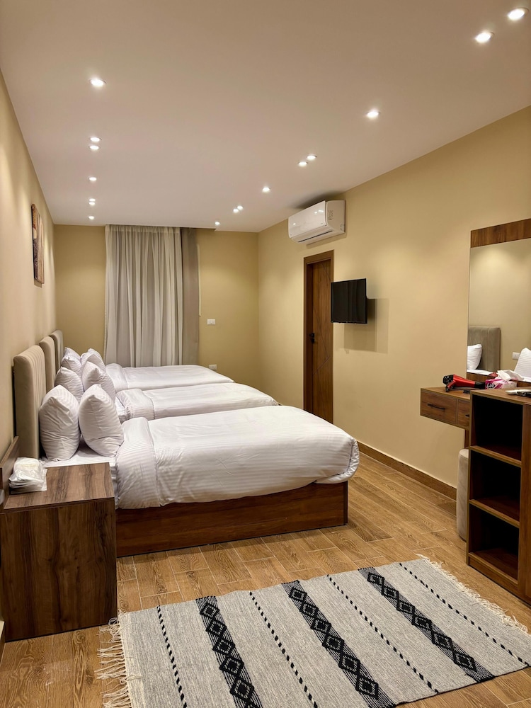 Family Quadruple Room photo 3