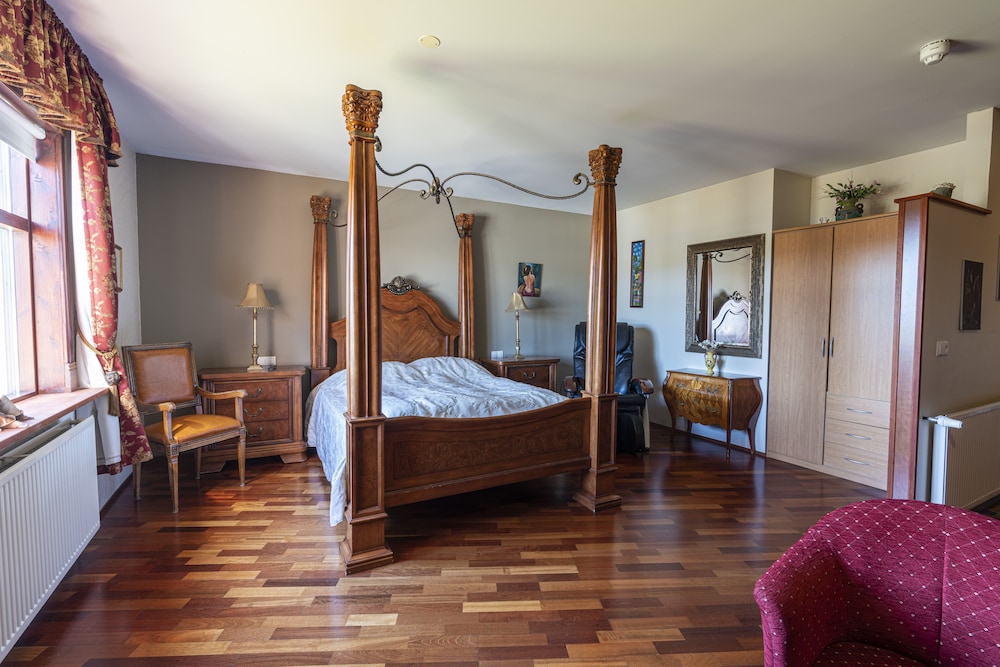 Triple Room, Multiple Beds, Balcony, Lake View