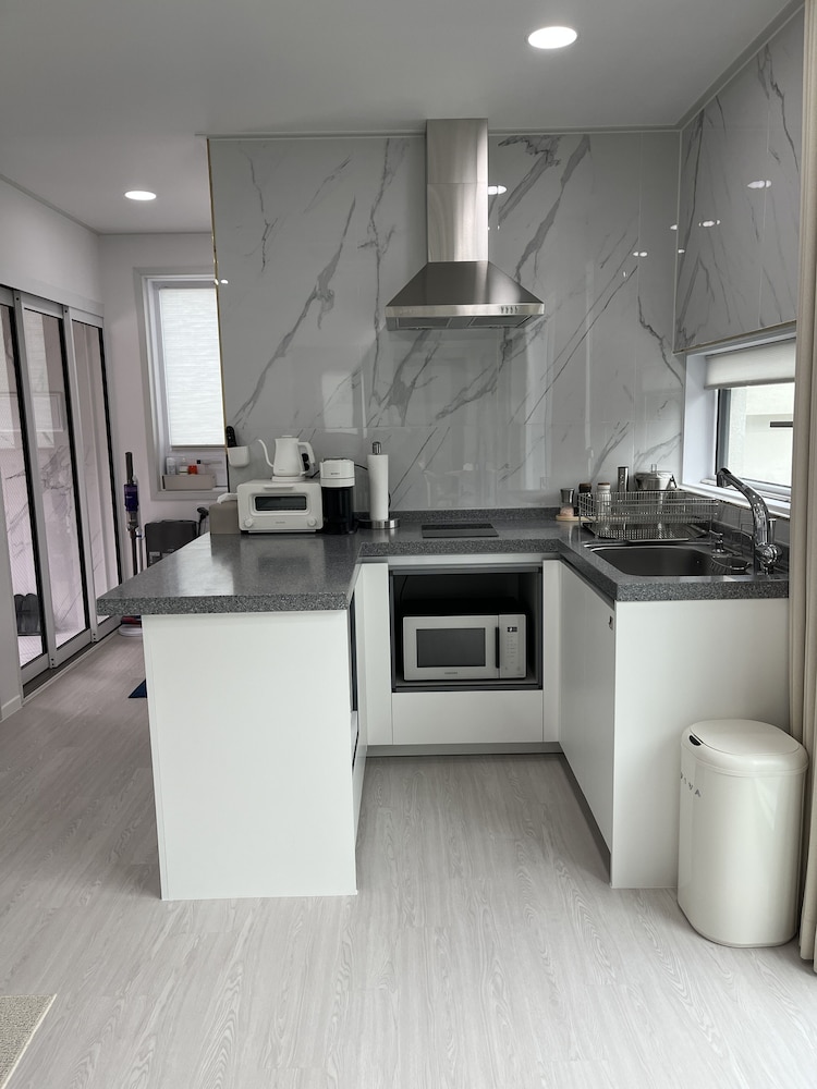 Room, Ocean View (105) - Photo 18