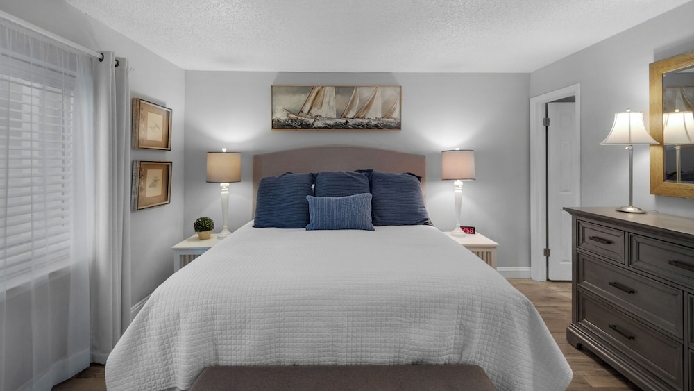 Condo, Multiple Beds, Patio, Partial Ocean View (Sand Cliffs 106)