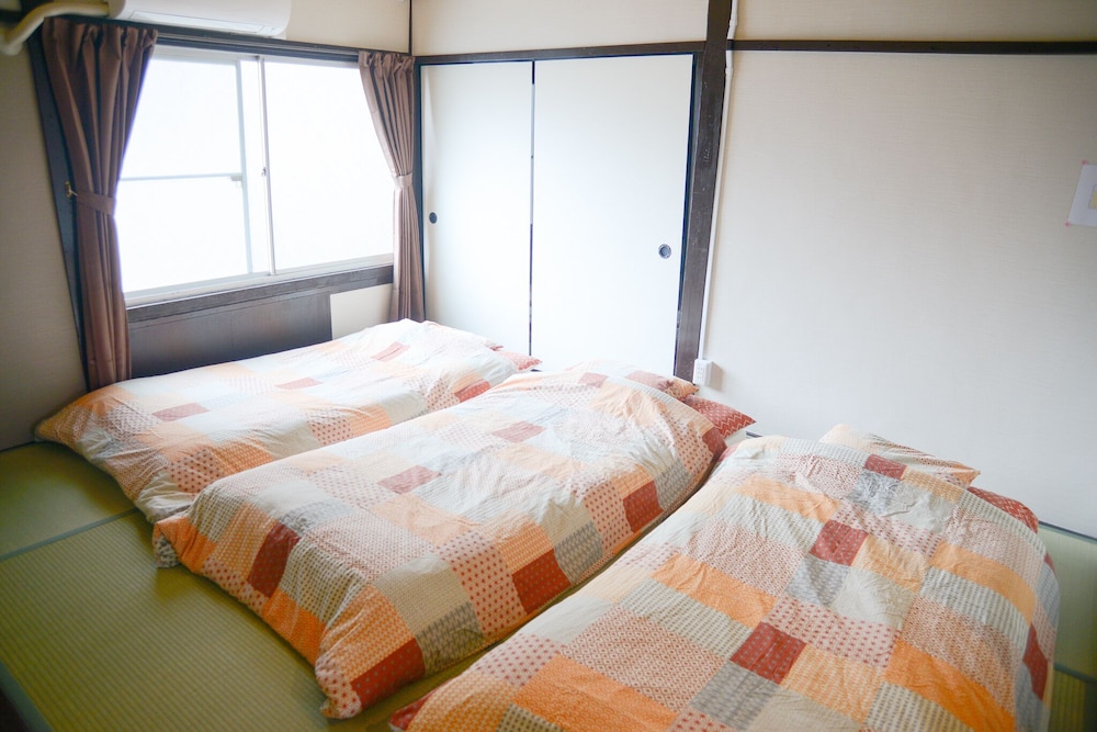 Nishioji Fukuro - Photo 1