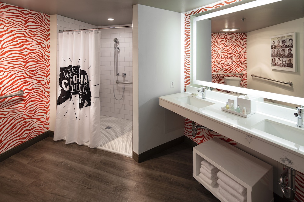 Standard Room, Accessible, City View