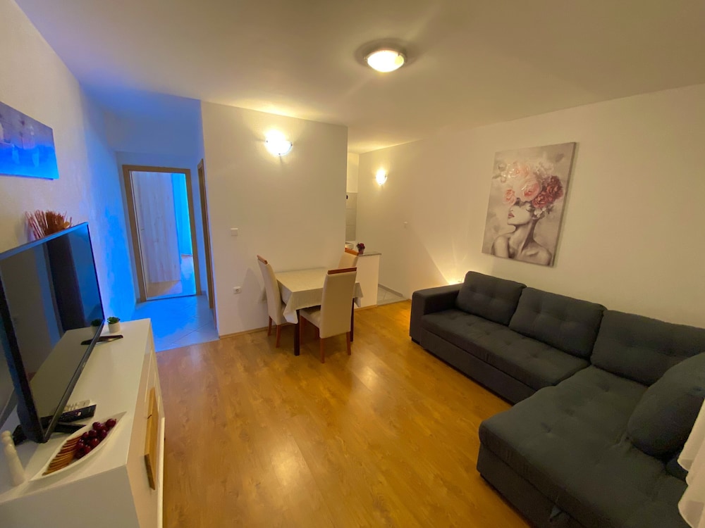 Apartment (A3) photo 2