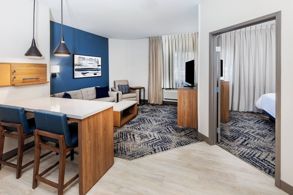 Suite, 1 Bedroom - Photo 4