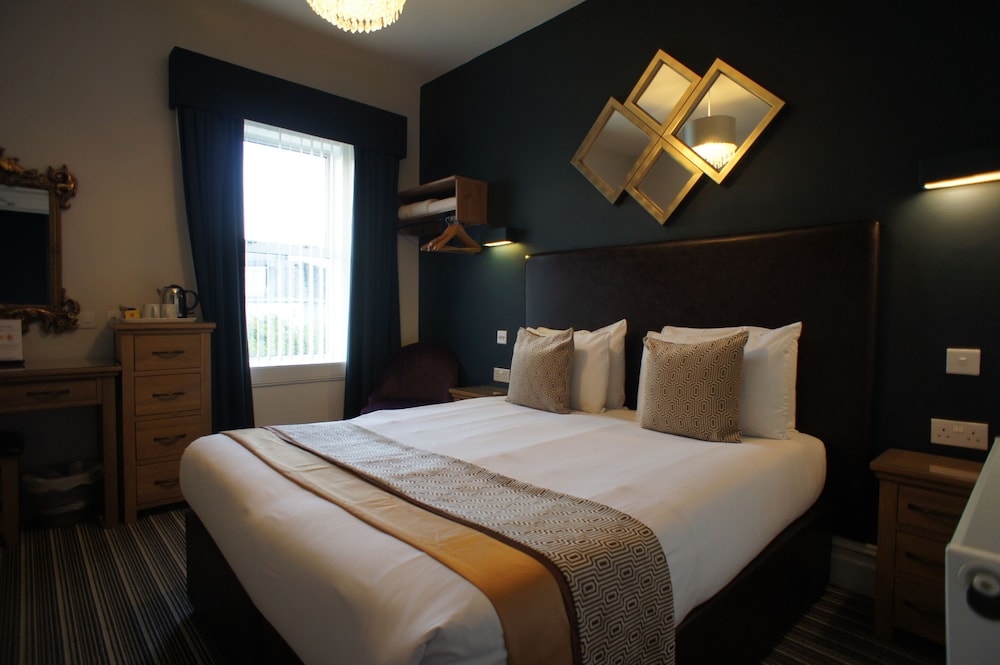 Classic Double Room, Ensuite - Photo 8