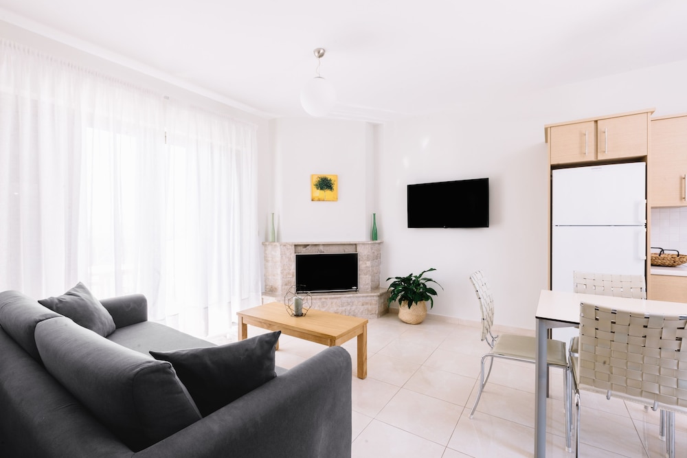 Superior Apartment (2 Adults and 2 Children) photo 2