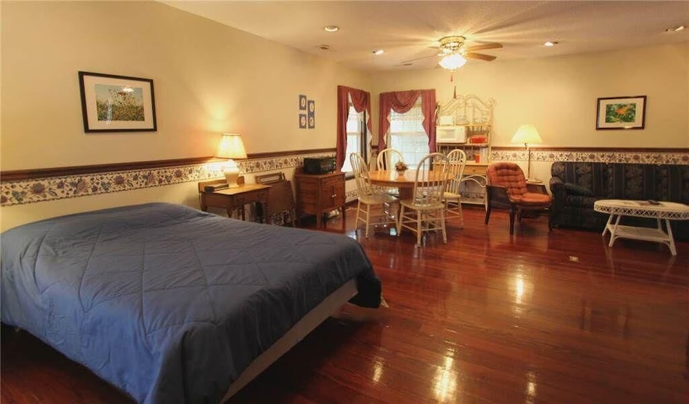 House, 2 Double Beds (Edisto Guest House) photo 1