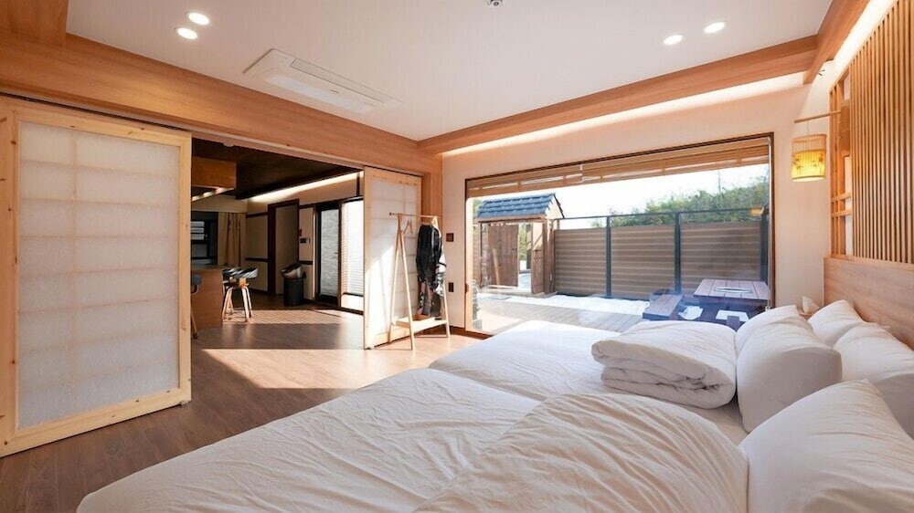 Room (Room B) - Photo 2