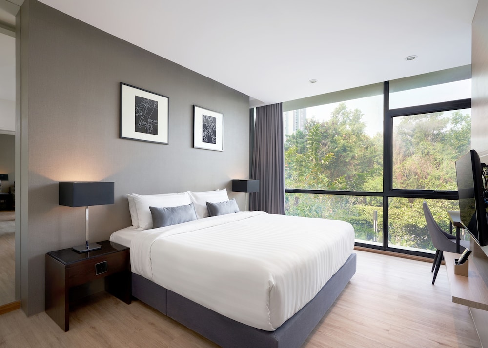 Grand Suite Pool View Room with Kitchenette - Photo 2