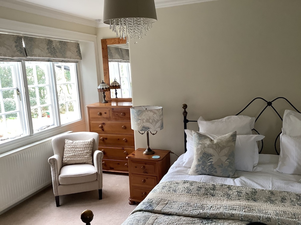 Double Room, Private Bathroom (King-Size Bed) photo 3