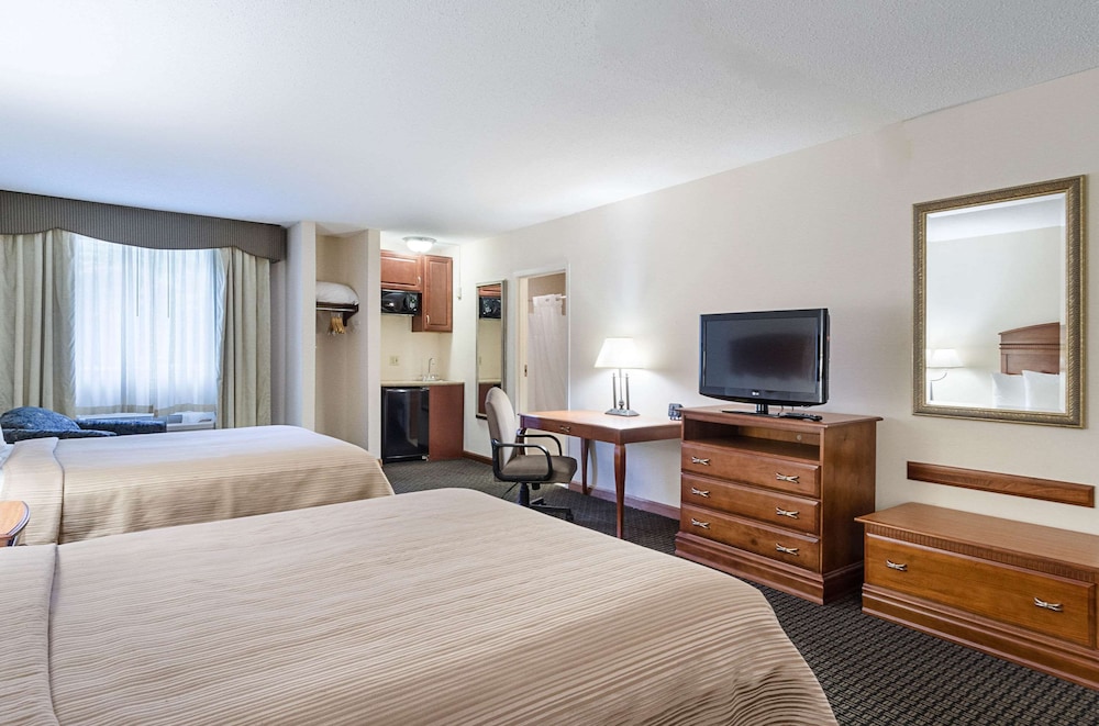 Junior Suite, Multiple Beds, Non Smoking - Photo 1