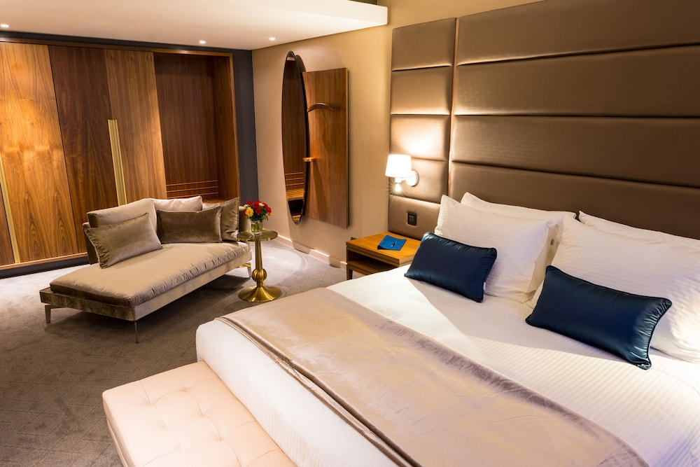 Executive Suite