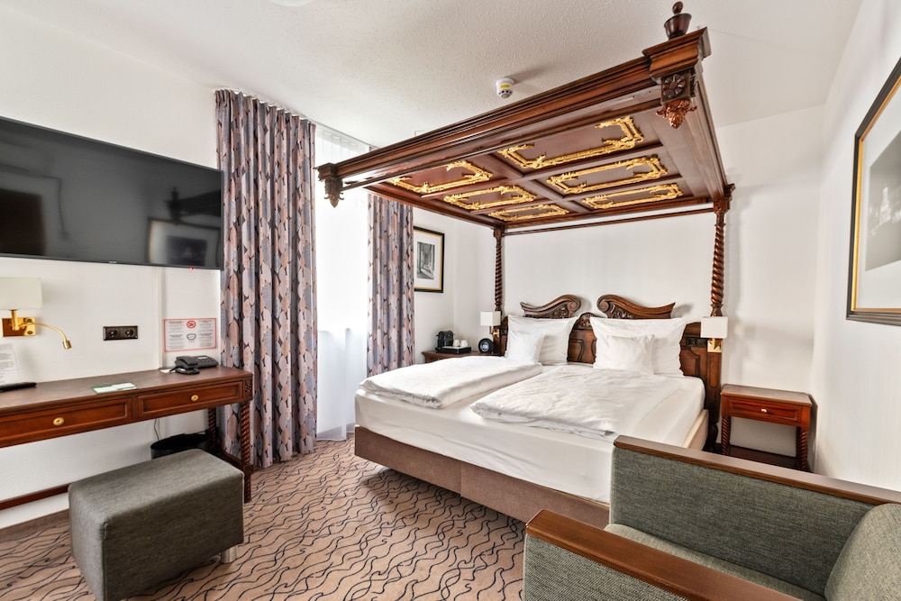Club Double Room with view to the courtyard - Photo 1