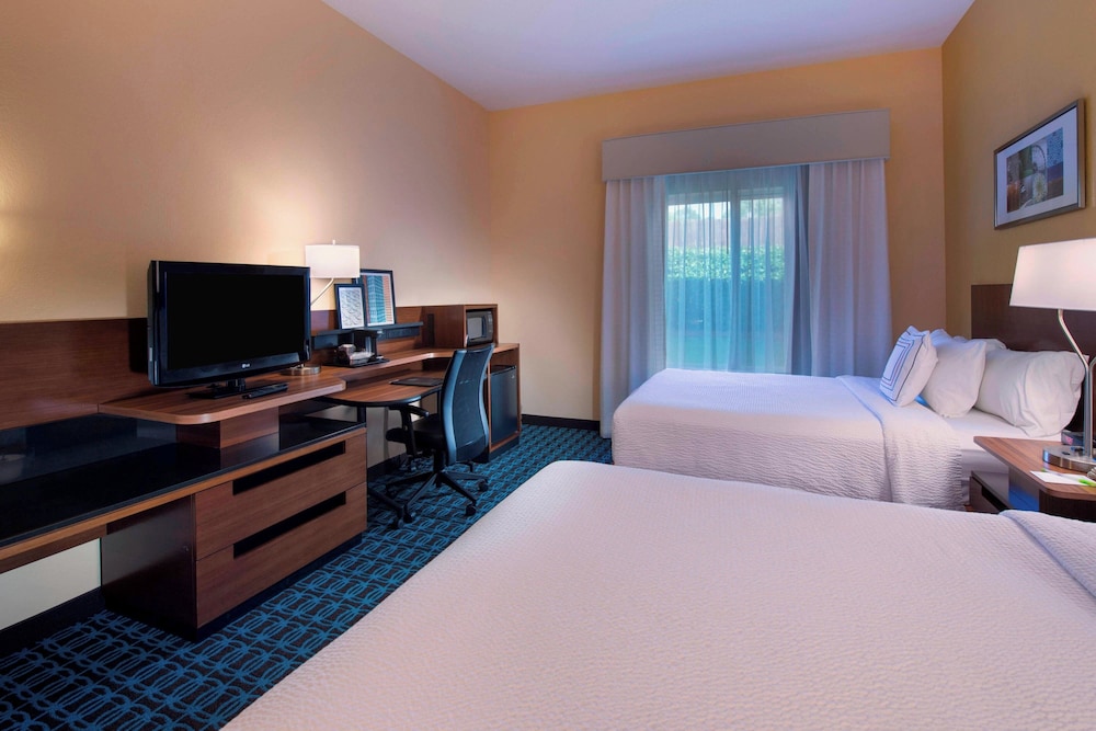 Room, 2 Queen Beds - Photo 1