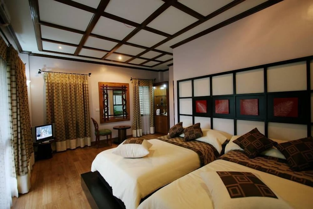Deluxe Suite photo 2
