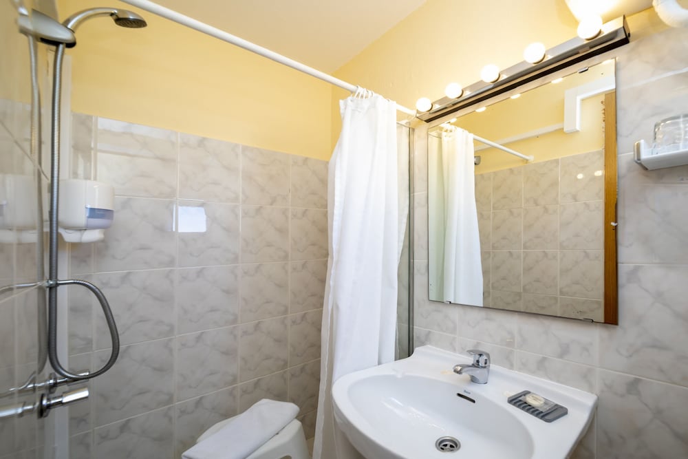 Basic Single Room photo 2
