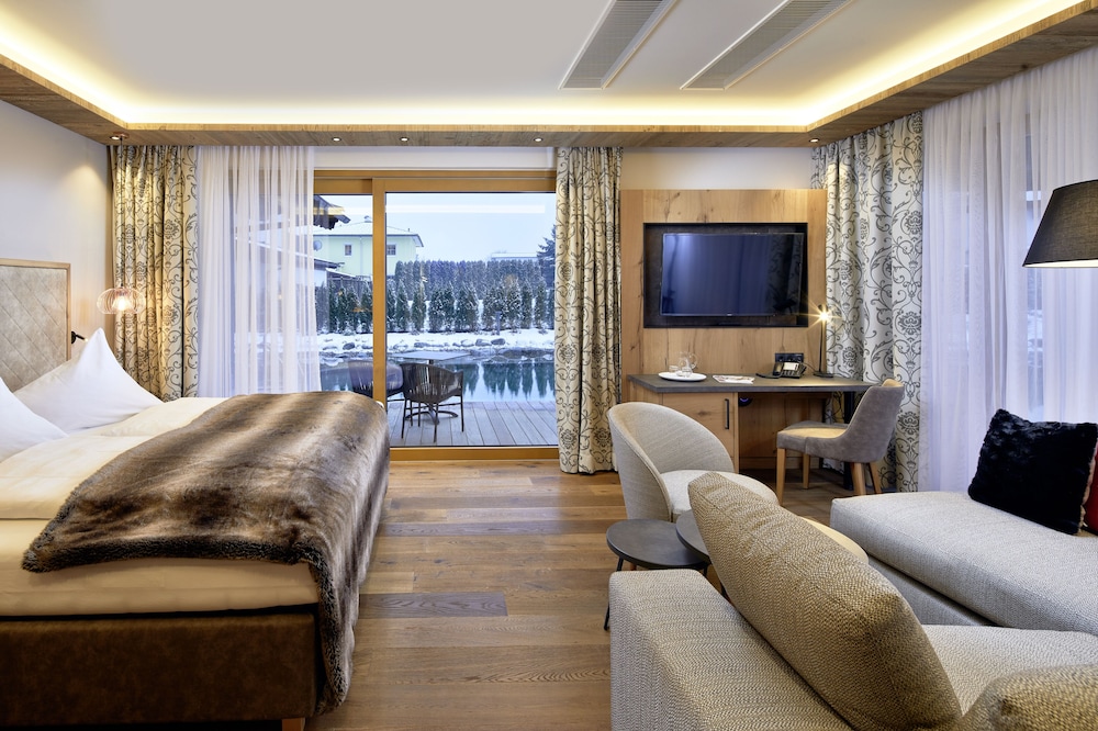Deluxe Suite, 2 Bedrooms, Sauna, Lake View (Deluxe_ON POINT) photo 1