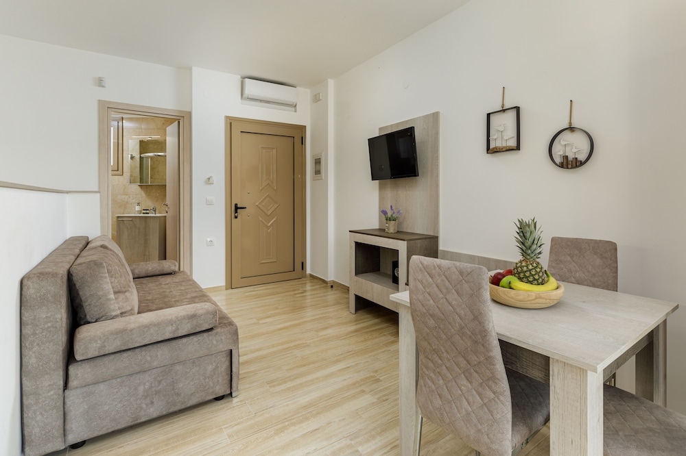 Economy Apartment photo 3