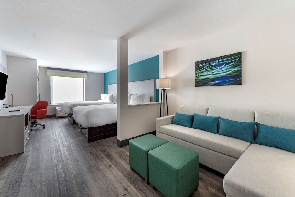 Suite, Multiple Beds, Non Smoking