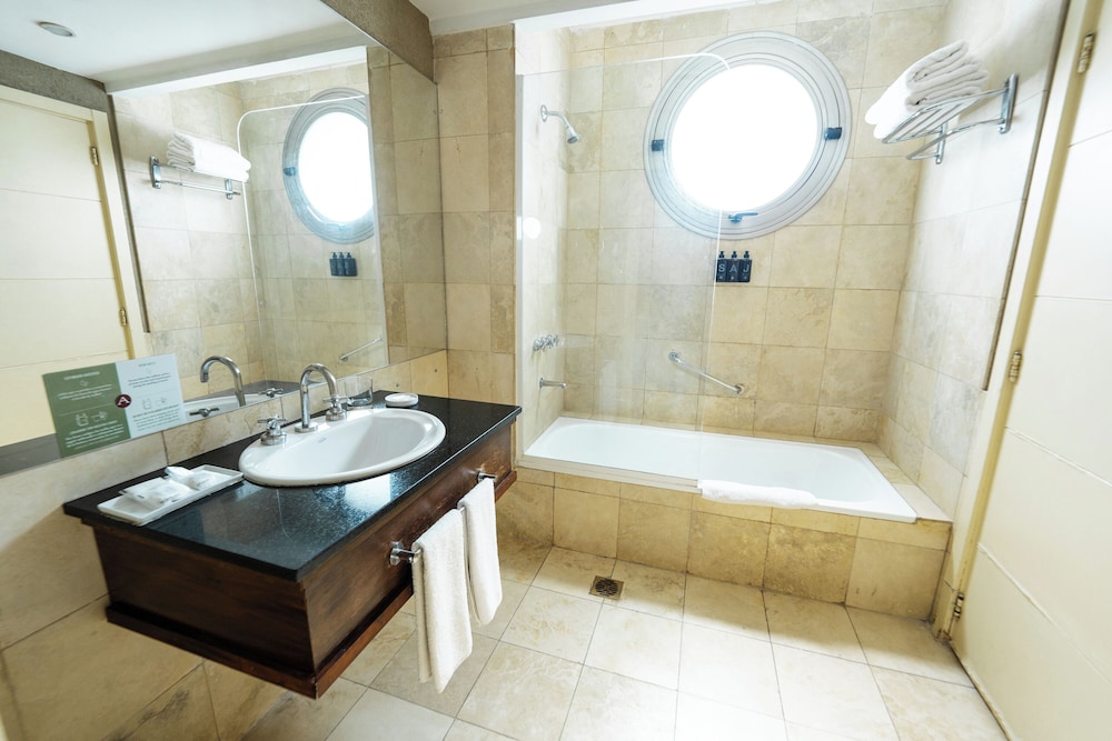 Deluxe Triple Room photo 2