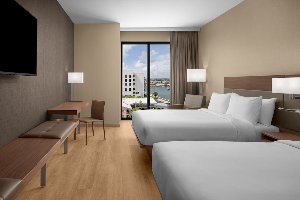 Room, 2 Queen Beds - Photo 1
