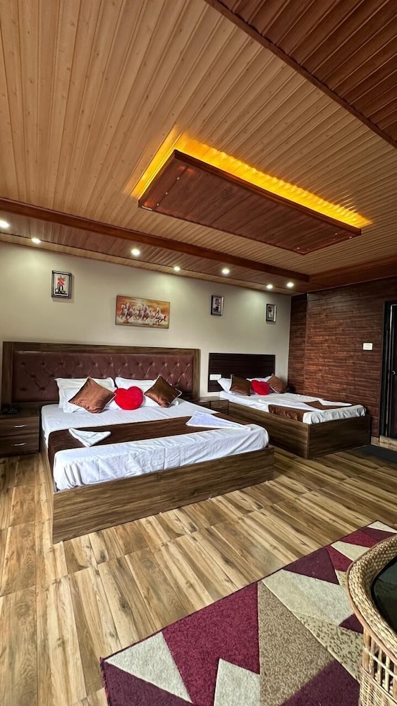 Luxury Quadruple Room, Balcony, Mountain View