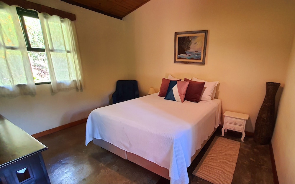 Comfort Suite, Ensuite, Partial Lake View photo 1