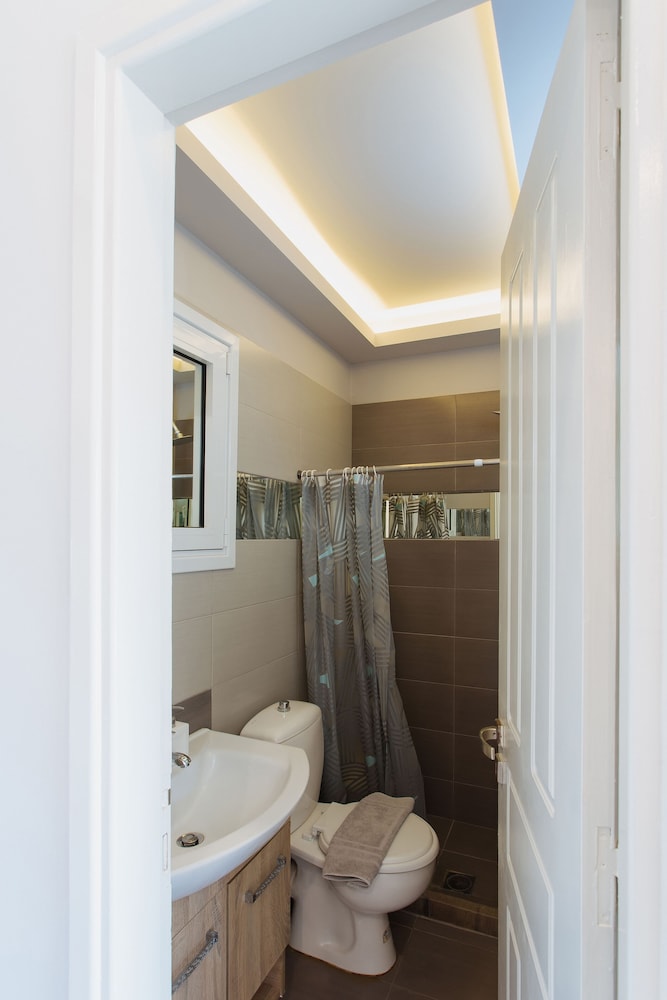 Luxury Triple Room with Shared Pool photo 3