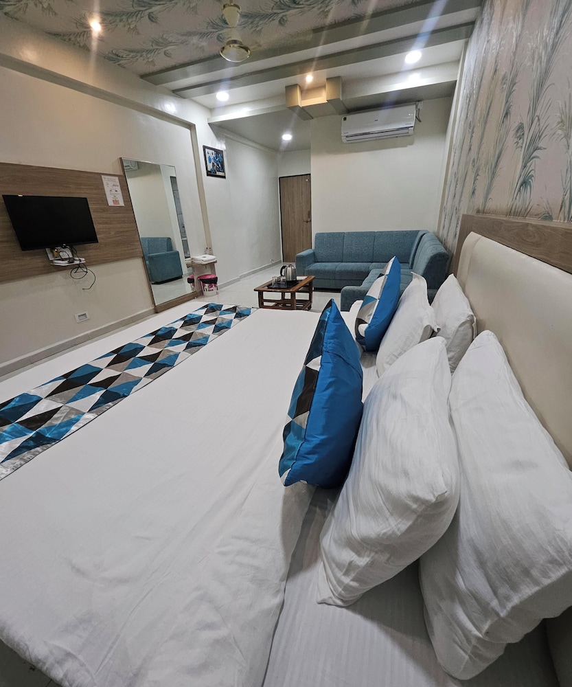 Luxury Suite Room - Photo 4