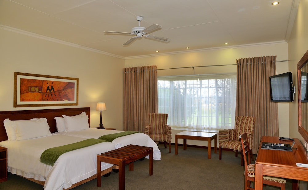 Chalet, 1 Double Bed, Golf View - Photo 9