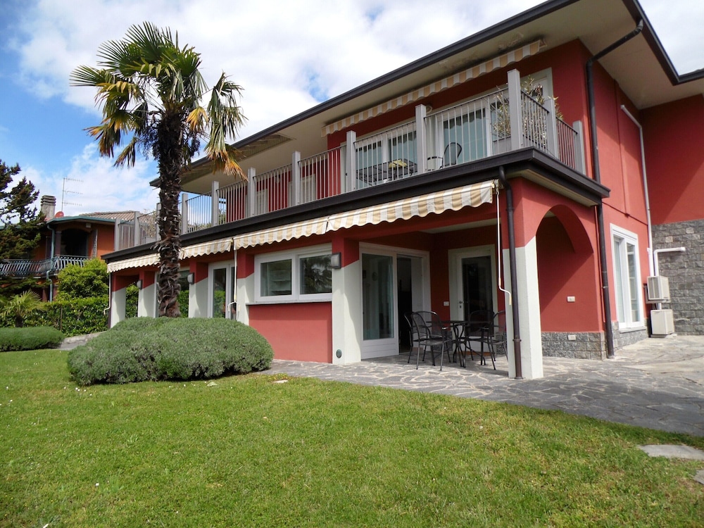 Villa photo 1