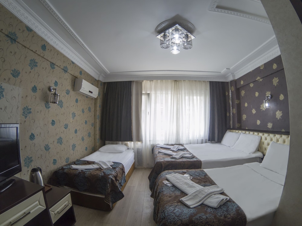 Standard Triple Room, Non Smoking photo 2