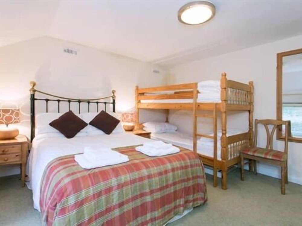 Suite, Ensuite photo 2