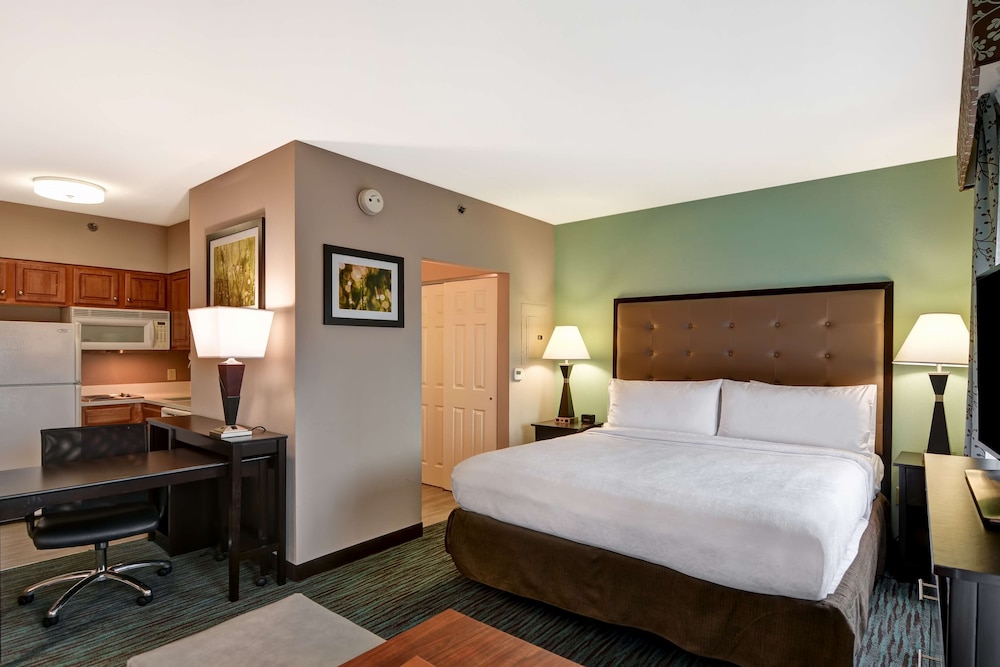 Studio, 1 Queen Bed, Non Smoking - Photo 1