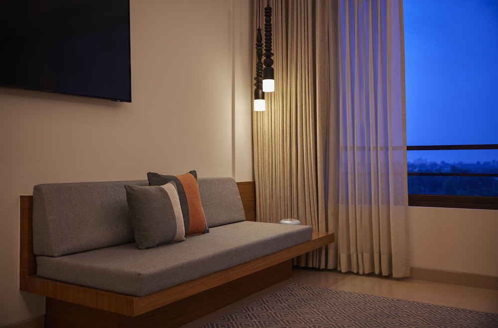 Standard Room (King Bed) - Photo 4