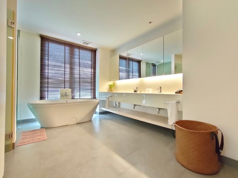 Exclusive Villa, 4 Bedrooms, Non Smoking, Pool View, photo 6