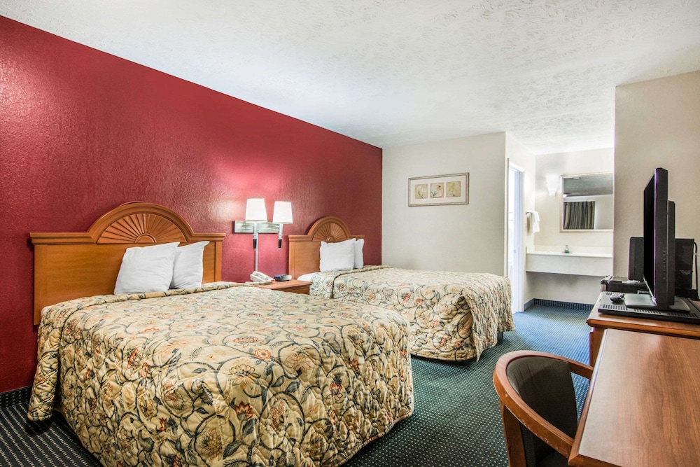 Standard Room, 2 Double Beds, Non Smoking