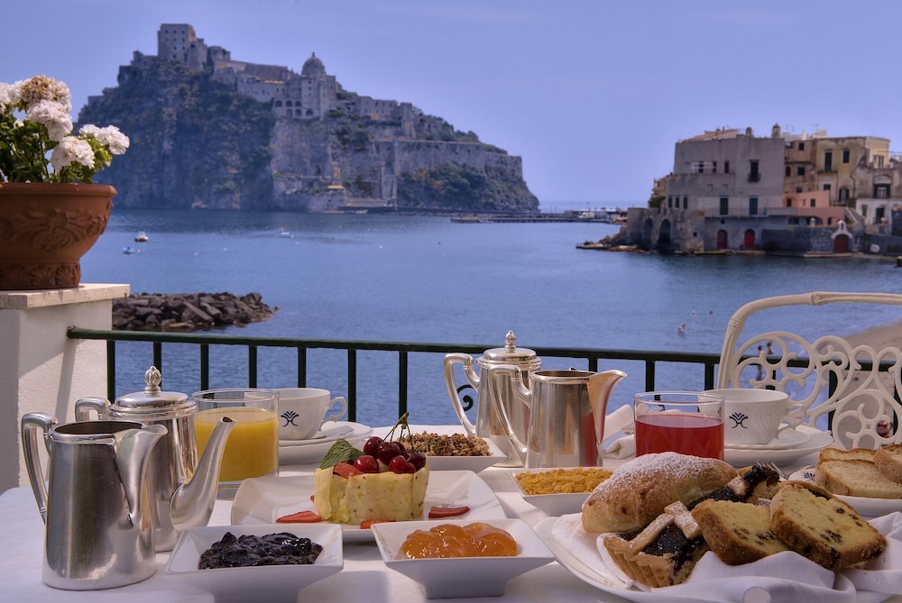 Deluxe Double or Twin Room, Terrace, Sea View - Photo 7
