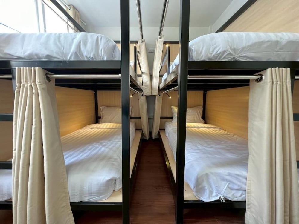 Mixed Dormitory Room City View photo 3
