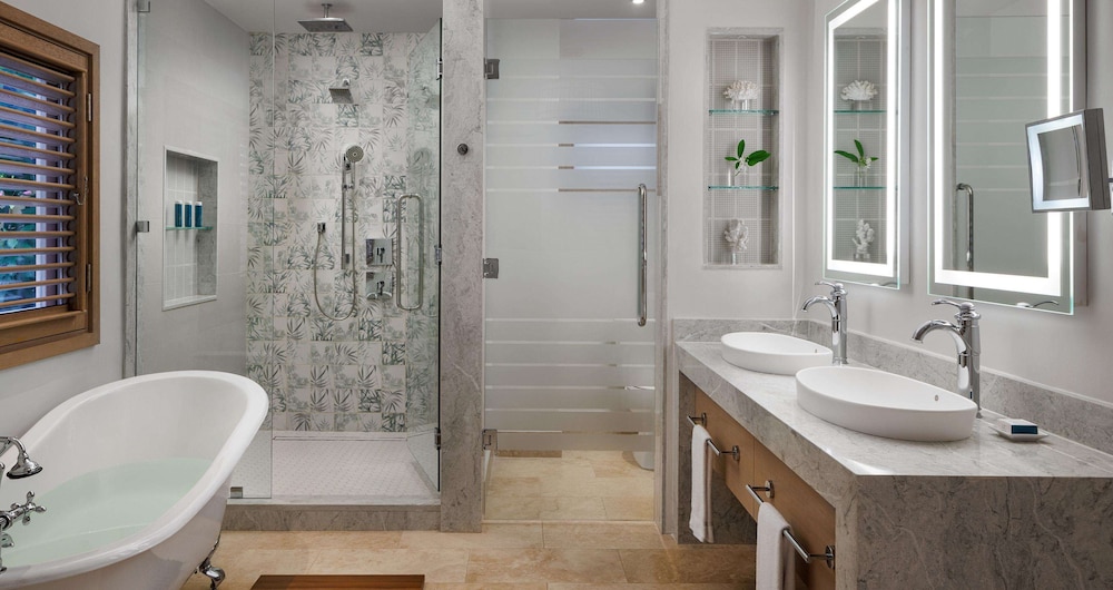 Villa, Beachfront (Oversized Butler Outdoor Soaking Tub) photo 3