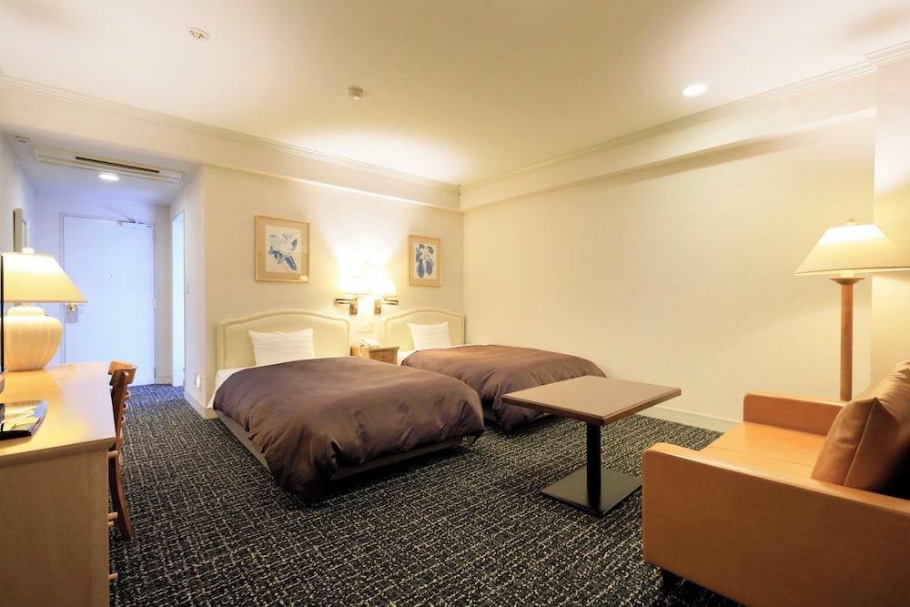Basic Twin Room, 2 Bedrooms, Non Smoking (with Shower) photo 2