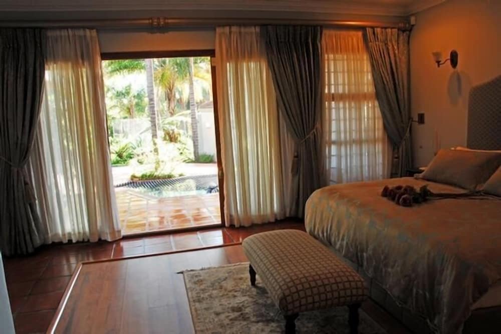 Luxury Suite photo 2