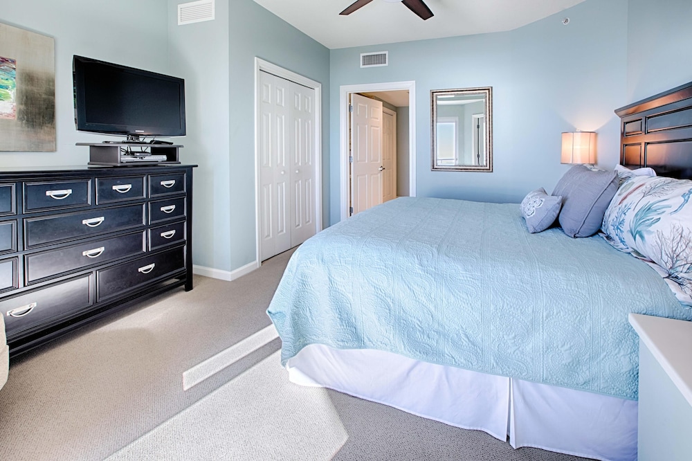 Condo, 1 King Bed With Sofa Bed (Westwinds 4790 ) photo 3